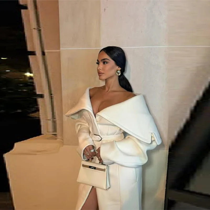 Long White Trench coat/ winter.fall